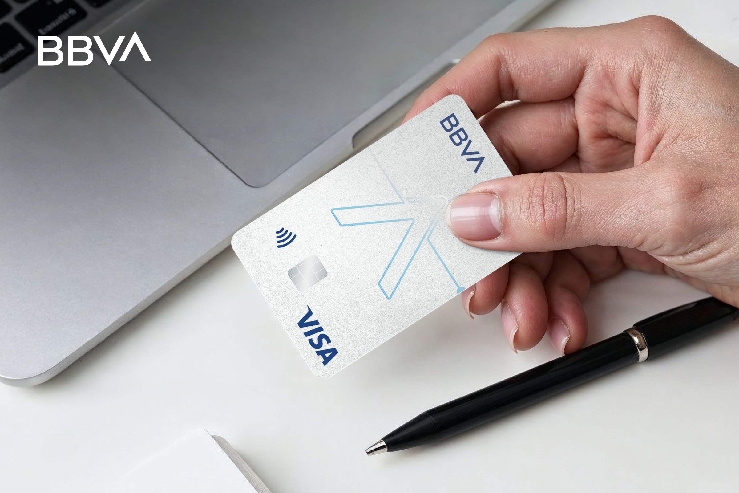 Cómo usar una tarjeta de crédito garantizada para mejorar tu historial crediticio | BBVA Perú